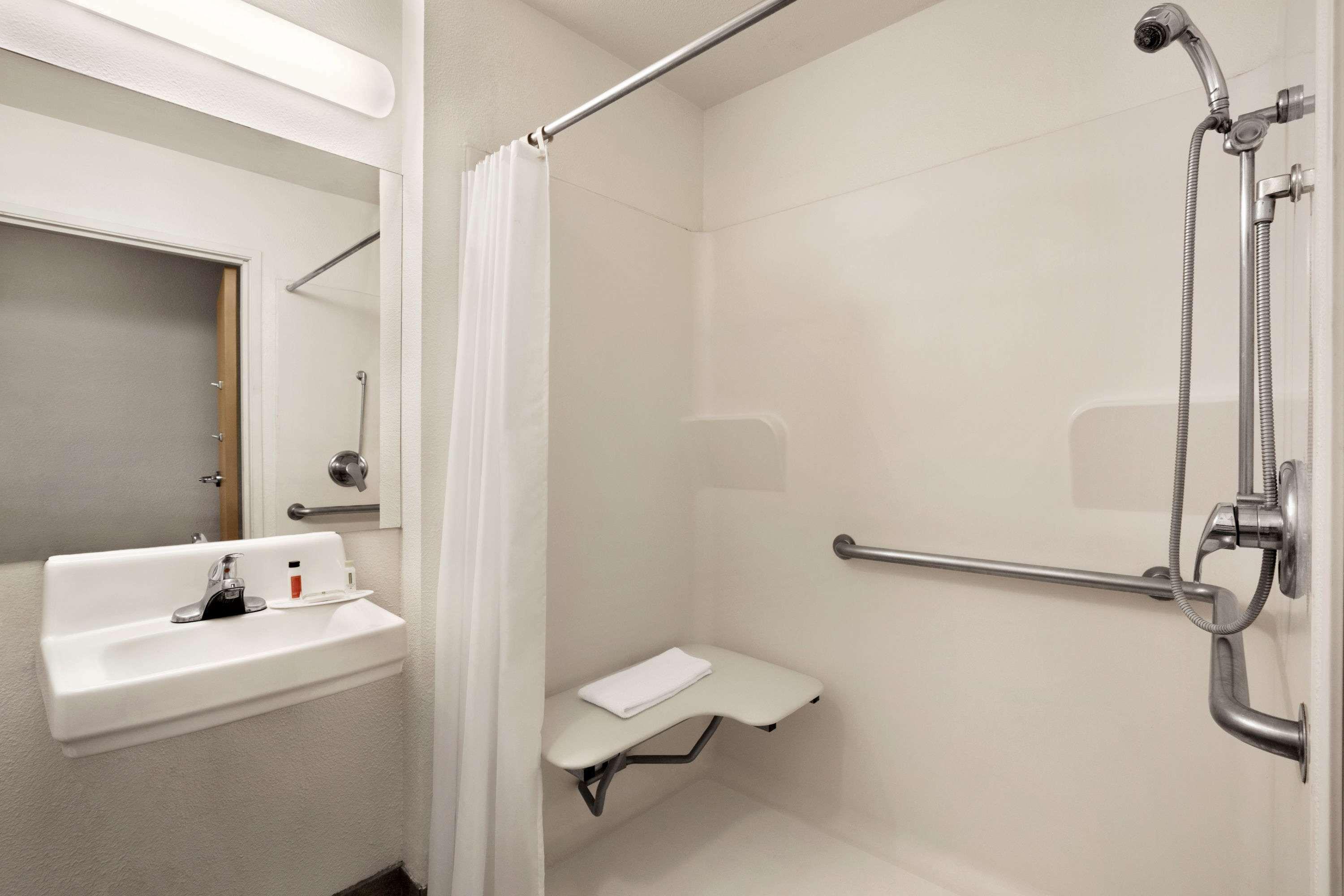 Travelodge By Wyndham 2*
