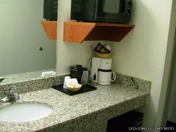 Travelodge By Wyndham Hotel 2*